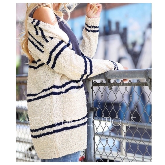Ivory & Navy Popcorn Textured Striped Cardy - Picture 4 of 7